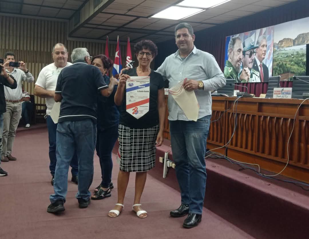 #PorCubaJuntosCreamos fue la convocatoria en #PinardelRío para celebrar el día internacional de los trabajadores. Los medios de difusión fueron declarados voz e imagen del #1Mayo