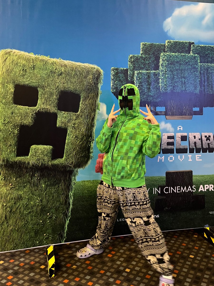 audsfranct's tweet photo. YALL FW MY FIT TO DA MINECRAFT MOVIE? 😍 https://t.co/hTCCNHqXMt
