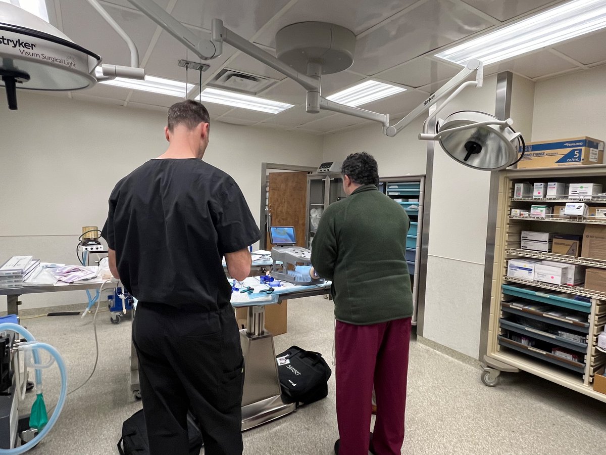 Colon_Doc's tweet image. Day 1 of @OhioStateSurg Colorectal Robotic / Advanced MIS Preceptorship:
✅ video reviews
✅ TAMIS stations
✅ Robotic Anastomosis stations
Back tomorrow with hands on cadaver lab!
Many thanks to @IntuitiveSurg @Medtronic and @AppliedMed_CRS for supporting this educational…