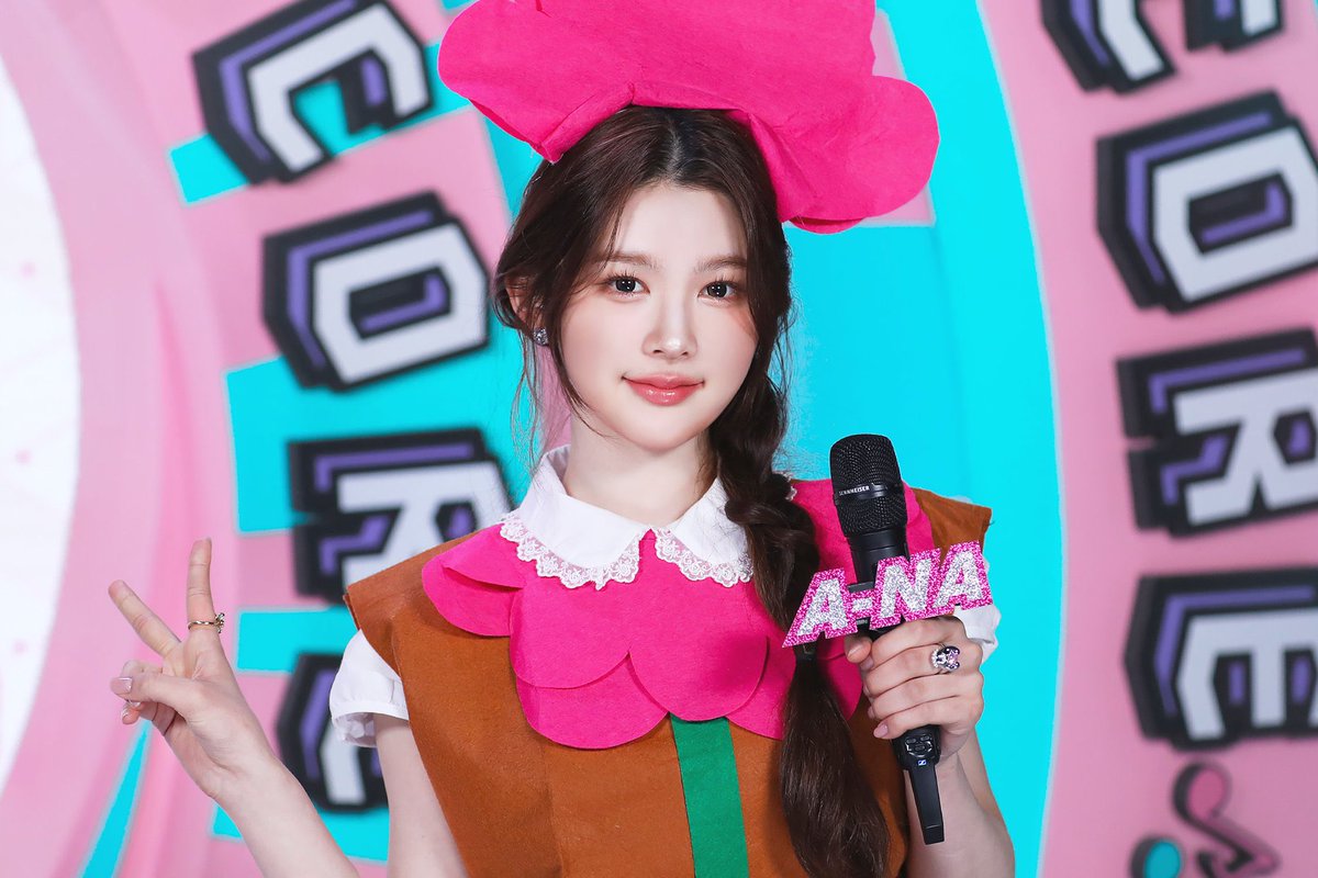 音楽中心MC #HEARTS2HEARTS エイナ（08） 身長169cmはチーム最長身