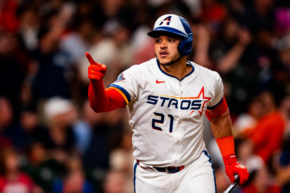 astros tweet picture
