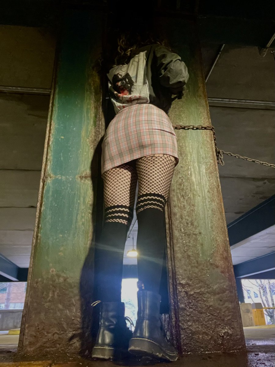 *DONT HIT IN GROUPS*

Was feeling cute today in my little skirt ☺️ https://t.co/c2RlqZs5zQ