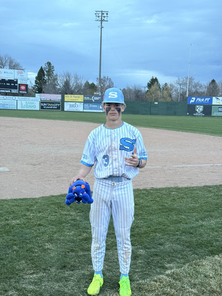 Grizz sweep the series with a 9-1 game three victory. <a href="/TrumanSermon/">Truman Sermon</a> was the BULLDOG POTG! Went a perfect 3-3 with 3 RBI a triple and a walk. <a href="/gianninijohn2/">John Giannini III</a> got the win going 6 innings giving up 2 hits and 1 run with 1 walk and 7 K’s.