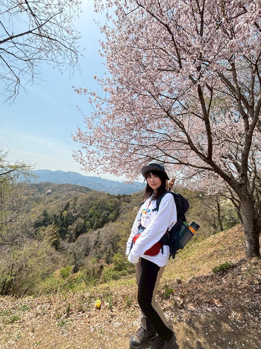 runaporitan's tweet photo. 春もお世話になります⛰️
もんぺクライマー❣️(@infinity_peaks )
カラーリングが可愛くてお気に入り🌟
暖かくなってきたこの時期にサラッと着れるのもお気に入りです🥰✨🌸

#フィールドテスター　#PR https://t.co/0NHy9czzfL
