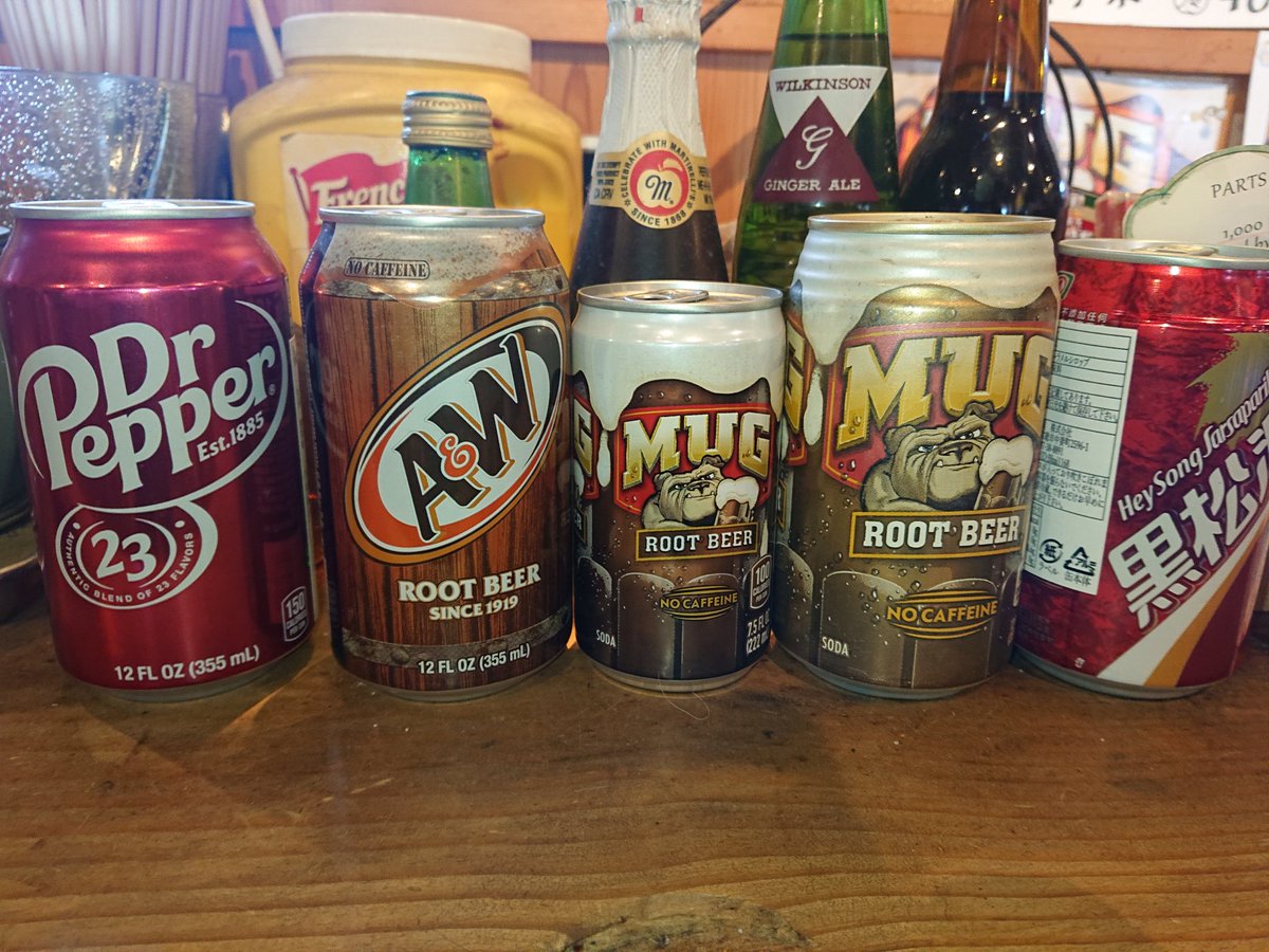 AMBTony_Iwanami's tweet image. AUNTY-MEE BURGER には 4種類のルートビア有ります
#aandwrootbeer
#mugrootbeer 
#suwanrootbeer 
#黒松沙士 
Hot Coffee は、#folgerscoffee 
#wagyubeef 
#japaneseblackbeef 
新鮮なお肉のリアルハンバーガー御用意して御来店お待ちしております
#大津ランチ 
#近江神宮 
#宇佐山城跡 
#織田信長