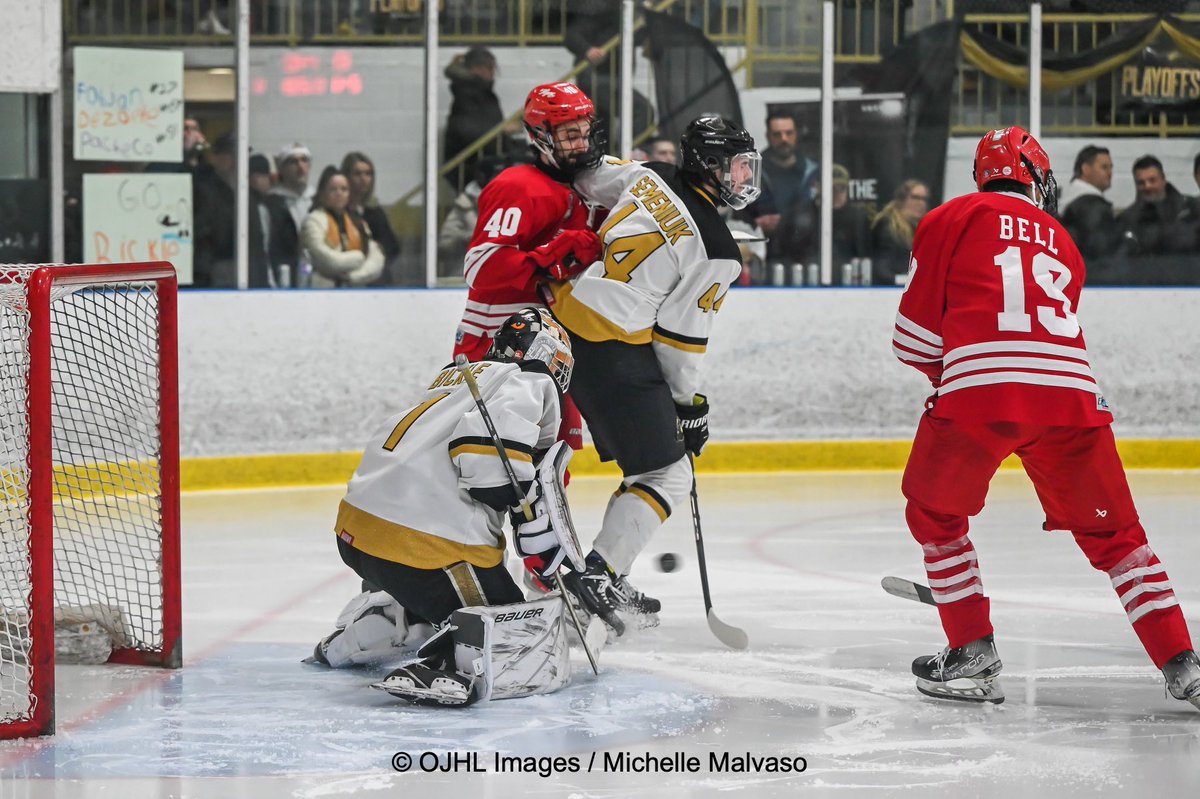 doublem33's tweet photo. The @MenaceOJHL score 3 in the third including two empty netters and win the game 4-1 over the @LeamFlyers and lead the series 3-1.
#cjhl #ojhl #juniorhockey #gameday #highlights #oha #followthephotogs #hockeyphotographer
#postseason #playoffs #ploffs https://t.co/87iTCZ6Gdd