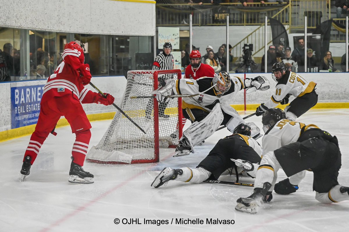 doublem33's tweet photo. The @MenaceOJHL score 3 in the third including two empty netters and win the game 4-1 over the @LeamFlyers and lead the series 3-1.
#cjhl #ojhl #juniorhockey #gameday #highlights #oha #followthephotogs #hockeyphotographer
#postseason #playoffs #ploffs https://t.co/87iTCZ6Gdd