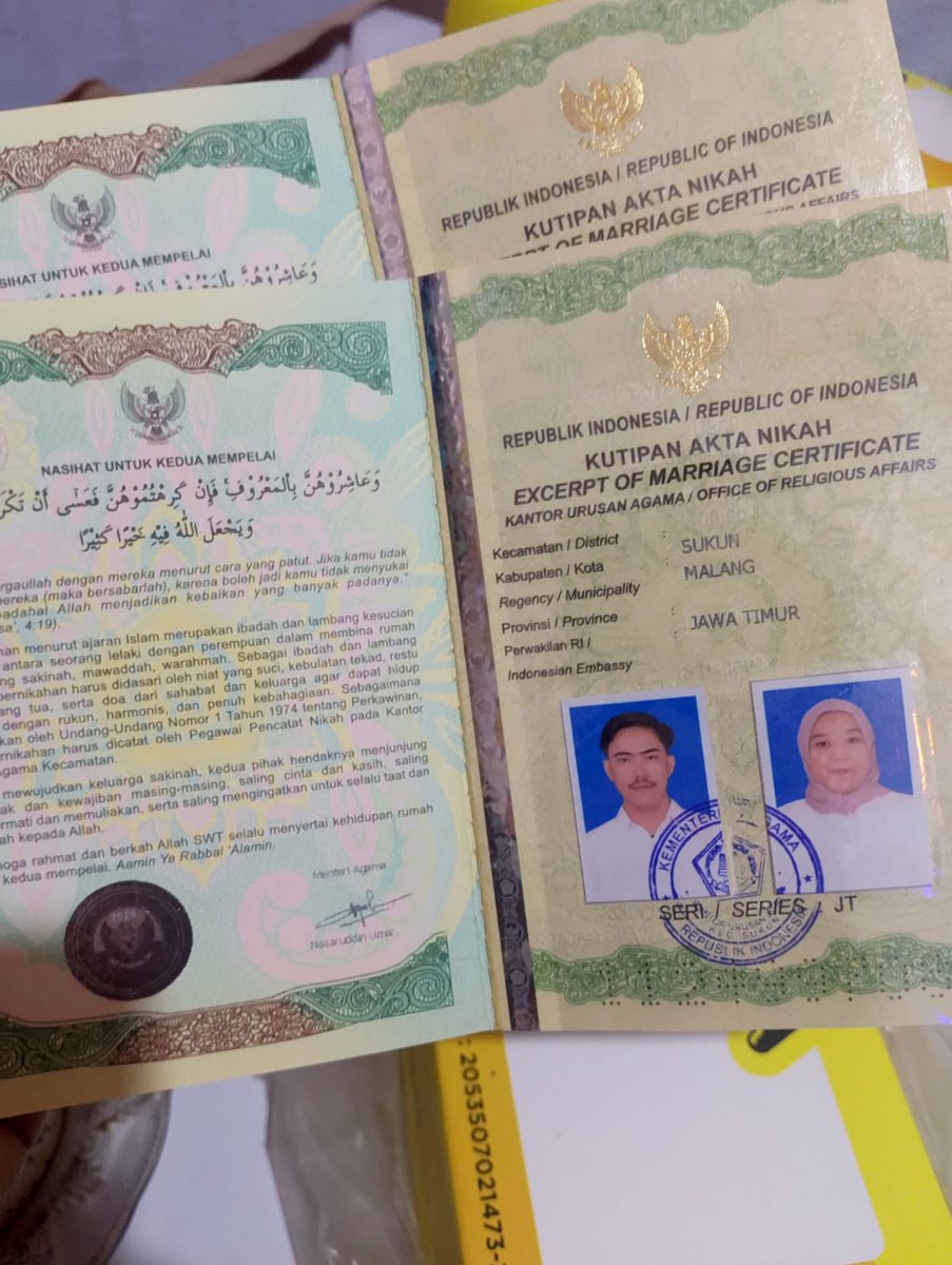 Mau bikin buku gini aja ribetnya minta ampun 😭😆