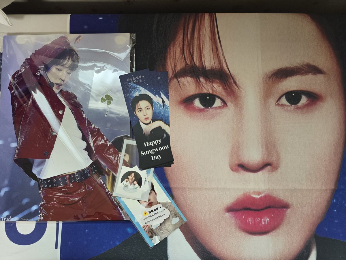 do_not_panic87's tweet photo. 。　♡ 。　　♡。　　♡
♡。　＼　　｜　　／。　♡
           와!!! 왕크왕귀
너무 예뻐서 눈물 흘리는중☁️🩷
♡。　／　　｜　　＼。　♡
。　♡。 　　。　　♡。
어제 왔는데 제가 집에 없어서 후기가 좀 늦어졌어요. 배너에 네잎클로버 까지 너무 예쁜 선물 감사합니다. https://t.co/FRnX6lkZj2