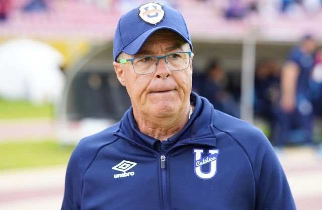 elangelazul's tweet photo. Ciclo cumplido o es de jugadores 
¿Mantendrías a Célico en Emelec y porqué ? https://t.co/dkTAvdweVw