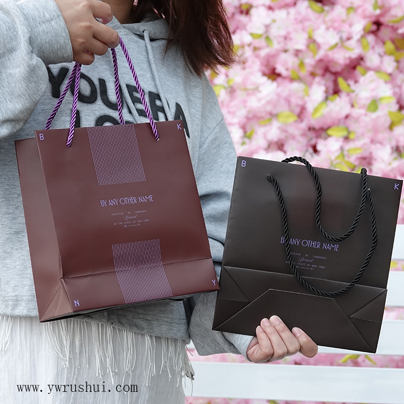 ywrushui's tweet photo. Custom Made with Your Own Logo Paper Shopping Bag Paper Gift Bag Paper Bags with Handles

#Paperbags #Papergiftbag #Papershoppingbag https://t.co/7rMcq5iCXQ