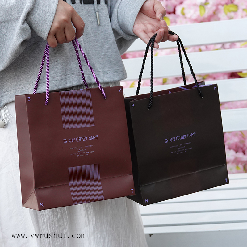 ywrushui's tweet photo. Custom Made with Your Own Logo Paper Shopping Bag Paper Gift Bag Paper Bags with Handles

#Paperbags #Papergiftbag #Papershoppingbag https://t.co/7rMcq5iCXQ