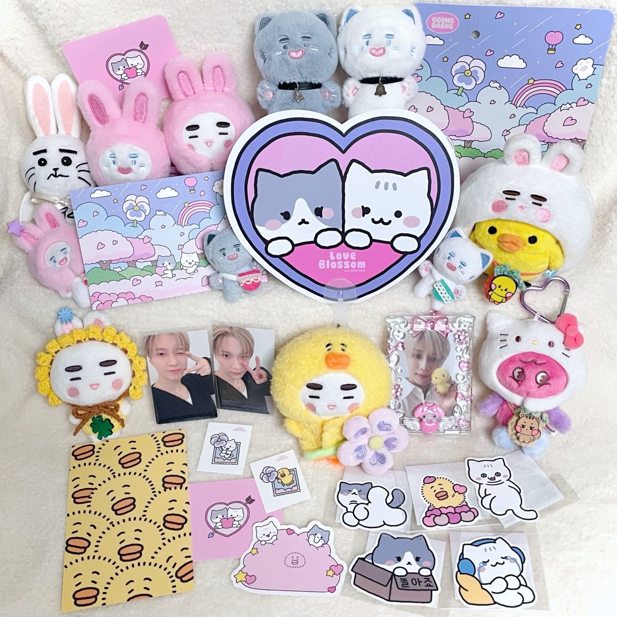 5new6v6's tweet photo. ⊹︶🩷︶⋆ ʚ🐰ɞ ⋆︶💛︶⊹
🎀🐱🐹 ₊˚౨ৎ˚₊ 🐈⬛🐈🐥🌸
#SHINee #KEY #TAEMIN
#Where_is_KEY_with_HELLOKITTY 🍎
#꿍댕이랑_같이_벚꽃보러가자 🌸
@SHINee @_ggungdaeng_ https://t.co/QYDF8t4t1N
