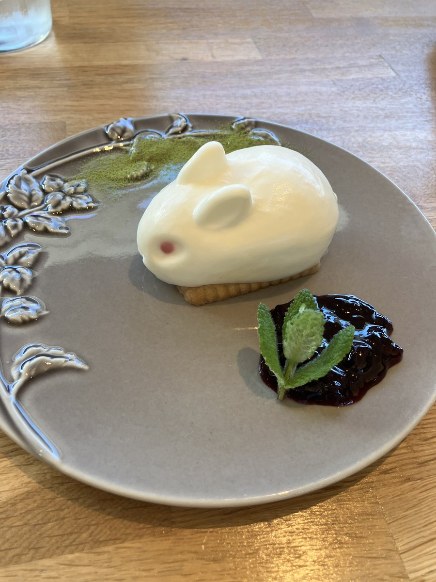 kojierismile's tweet photo. 岐阜にあるうさぎさんカフェ

可愛くて食べれません❤️ https://t.co/iH78UcSR0Q
