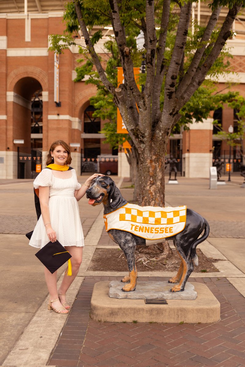 cuppacoffee8's tweet photo. Super proud of this young lady. Congratulations on completing your grad program at @UTKnoxville. https://t.co/zlJgv24Oz6
