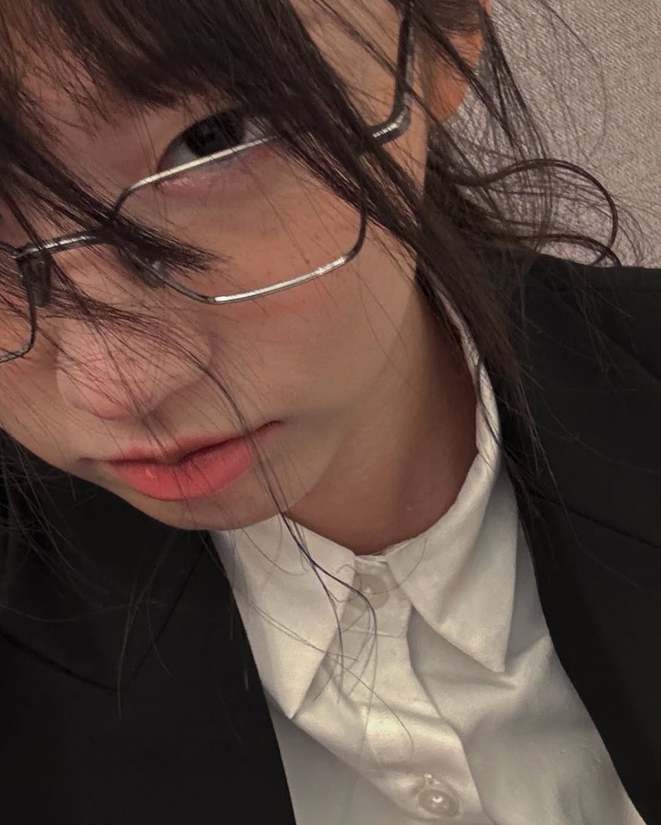 Luvydvy's tweet photo. 🤓 https://t.co/IKdgwD4PQ0
