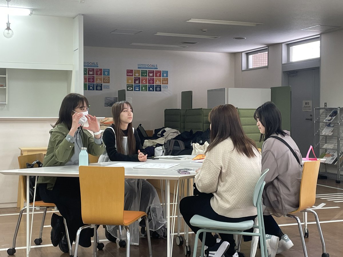 victorykamen's tweet photo. 杉本キャンパス グローバルビレッジ（全学共通棟8号館1階）にて、「学生ボランティア団体合同説明会」開��中だぶい🌸

18:00〜19:00には、トークイベント「夢こもんず」も開催予定！
みんなぜひ来てほしいぶい✨

#春からomu
#春からハム大
#ボランティア https://t.co/IhhPCTYYYT