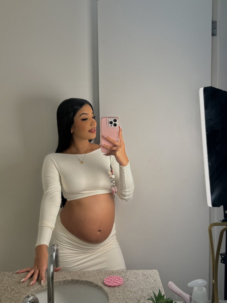 kkdsml's tweet photo. Mamãe de uma princesa 🤎🤰🏽✨ https://t.co/WMFSl0uhC7