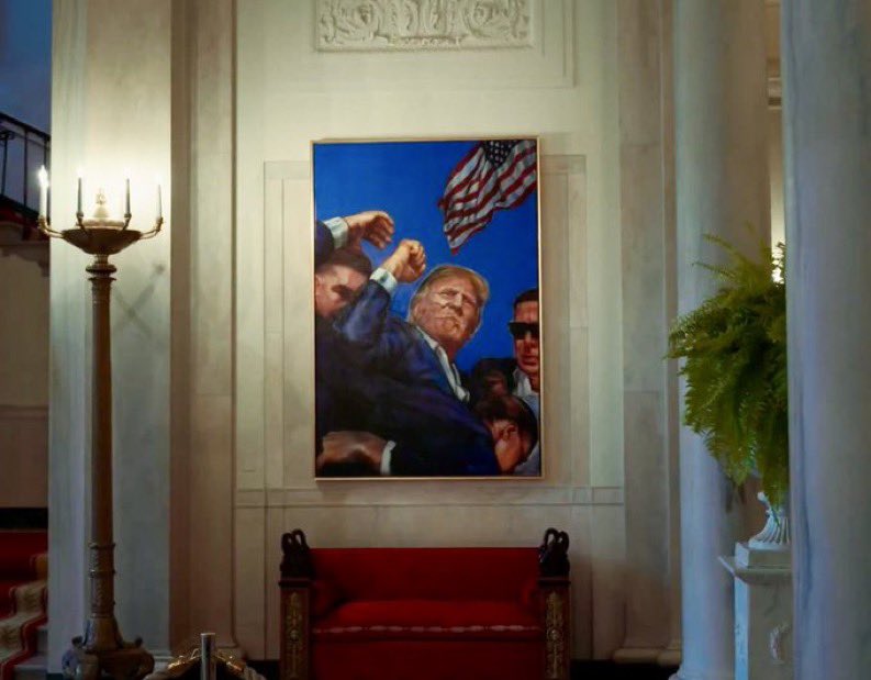 RealAlexJones's tweet photo. BREAKING: Obama's WH portrait just got replaced

On the left we have a globalist puppet, on the right George Washington 2.0.. https://t.co/LPHxbsCLud