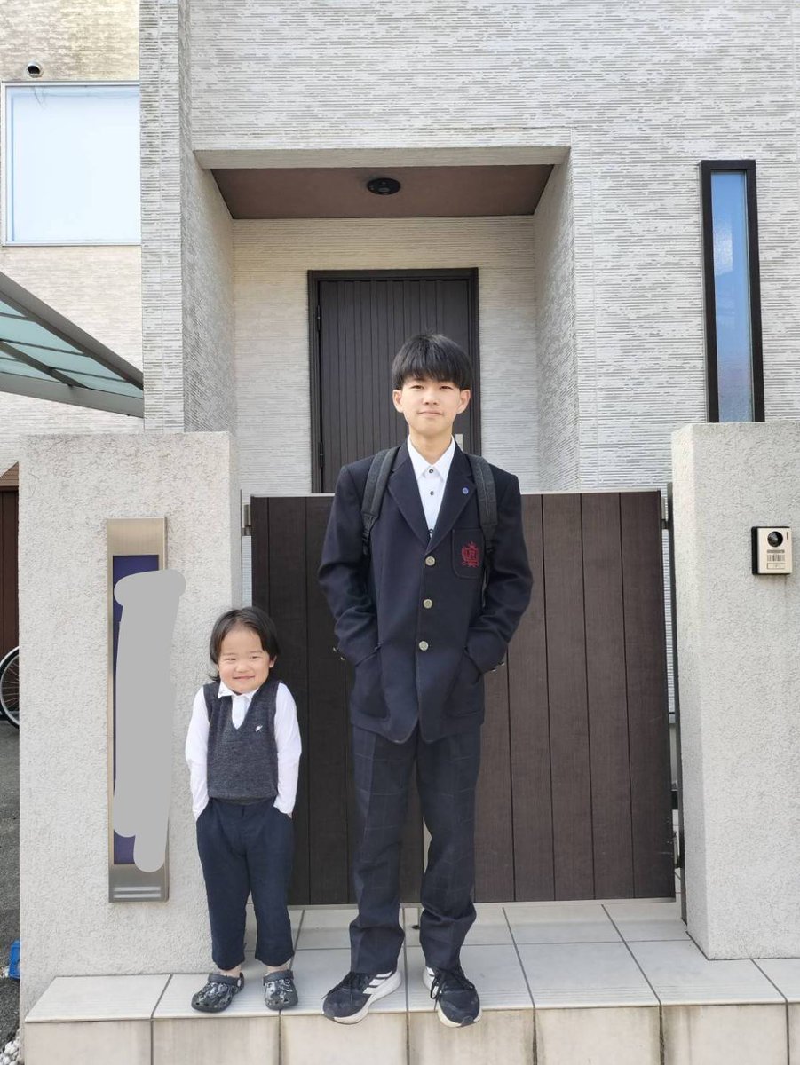 6brother_boxing's tweet photo. 高校生になりました👔
#2025新高校生 https://t.co/obXkrBFicX