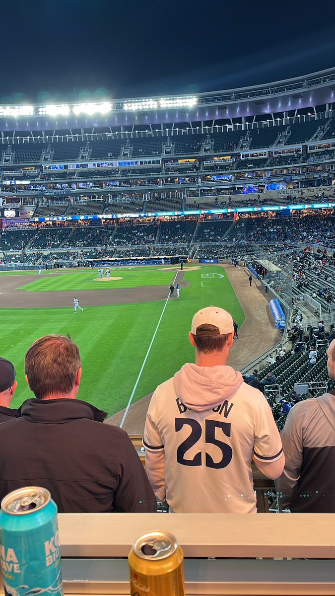 CMON BLUE I CAN SEE IT FROM HERE #ghetto