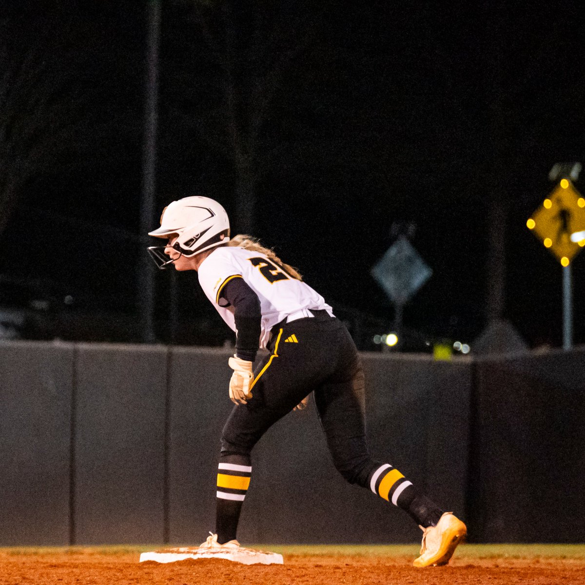 KSUOwlsSB's tweet photo. Hannah Harvey does it again 😤

-Delivered a 2-for-4 performance at the plate.
-Drove in three runs and crossed the plate twice to spark the offense.
-Leads the team with a commanding 36 hits.
-Racked up a season-high of three RBIs.

#OneHeart | #HootyHoo🦉 https://t.co/nyoJZjoGzL
