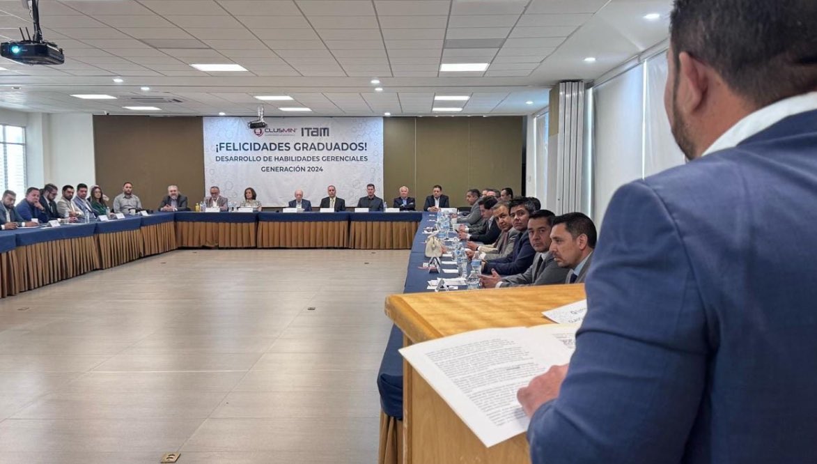 Outletminero's tweet photo. Hoy Zacatecas celebra a una nueva generación de líderes mineros. Culmina el Diplomado en Desarrollo Gerencial del ITAM y @ClusMinZac fortaleciendo el talento que transforma la industria desde adentro. #MineríaConValor #LiderazgoMinero #Clusmin

Ver nota: https://t.co/nAFFxp7zrV https://t.co/5u6oTvudhd