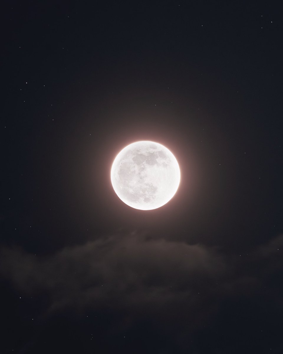 rami_astro's tweet photo. The Full Pink Moon tonight https://t.co/68QJpxzj85