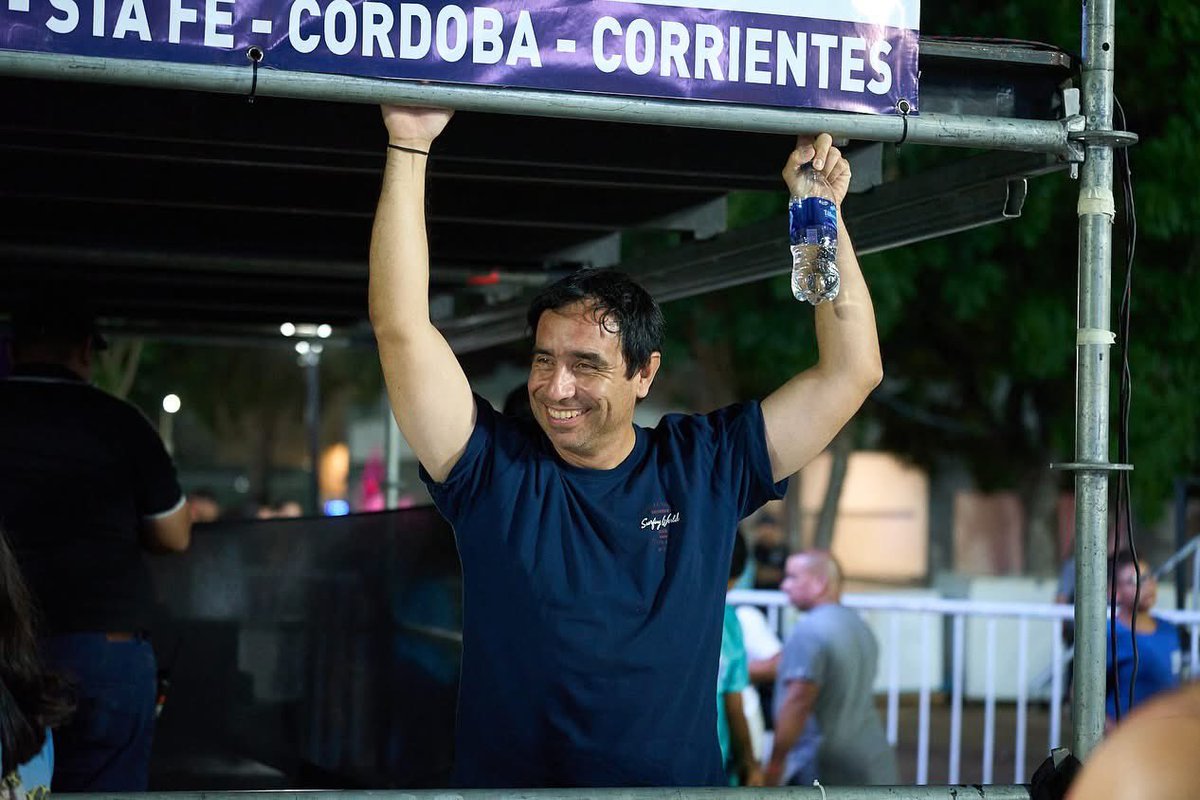 Seba_Goya's tweet photo. 📍Detrás de cada sonrisa  hay esfuerzo, dedicación y amor por lo que hacemos. Ser parte de los Carnavales Goyanos desde el trabajo es vivir la magia desde adentro. 🎥🎶✨
.

#CarnavalesGoyanos #TrabajoConPasión #DetrásDeLaMagia #viviendoelcarnaval❤️ https://t.co/DtlC7ID0Z1