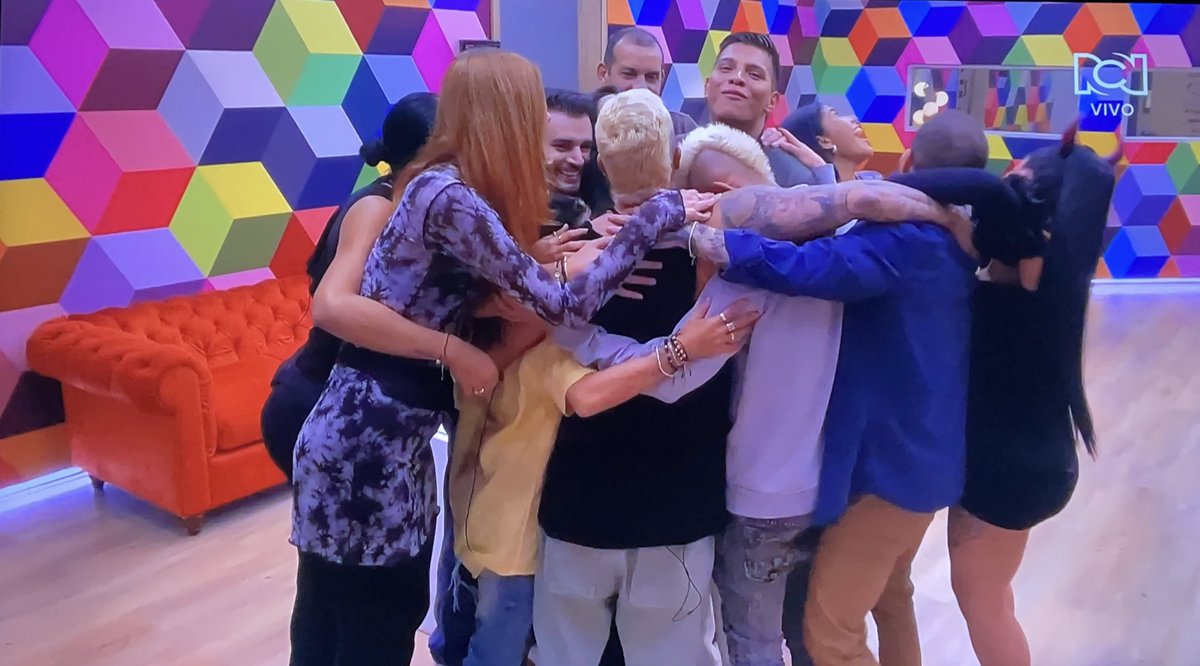 Braiam2008's tweet photo. no estoy soportando… 😭💔

#LaCasaDeLosFamososCol2 #LaCasaDeLosFamososCol https://t.co/CuLwcEDZE0