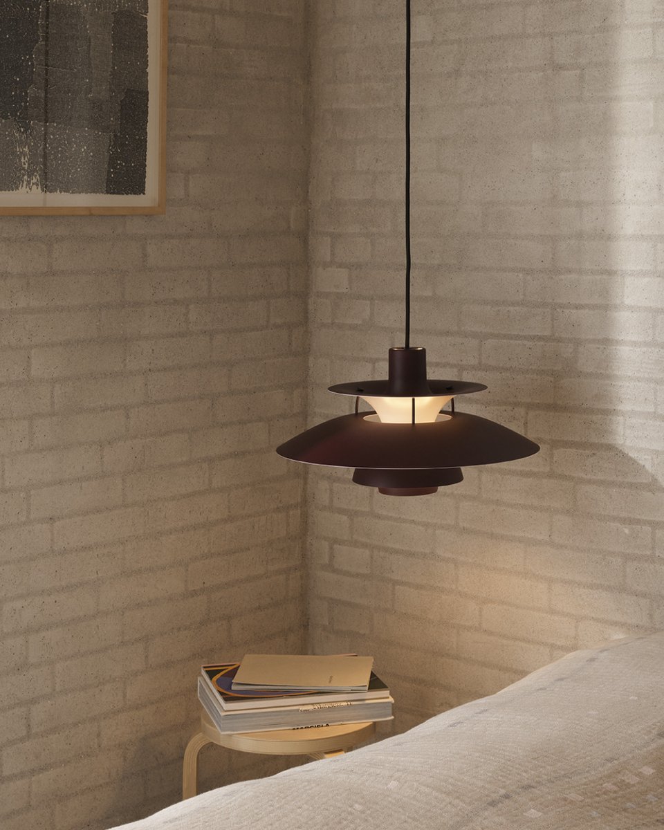 Lumitop_com's tweet image. Une lumière douce qui caresse les murs, un design intemporel signé Poul Henningsen… La suspension PH 5 illumine l’espace avec poésie et élégance. ✨ #PH5 #LouisPoulsen #DesignÉpuré #Lumitop #AmbianceChaleureuse