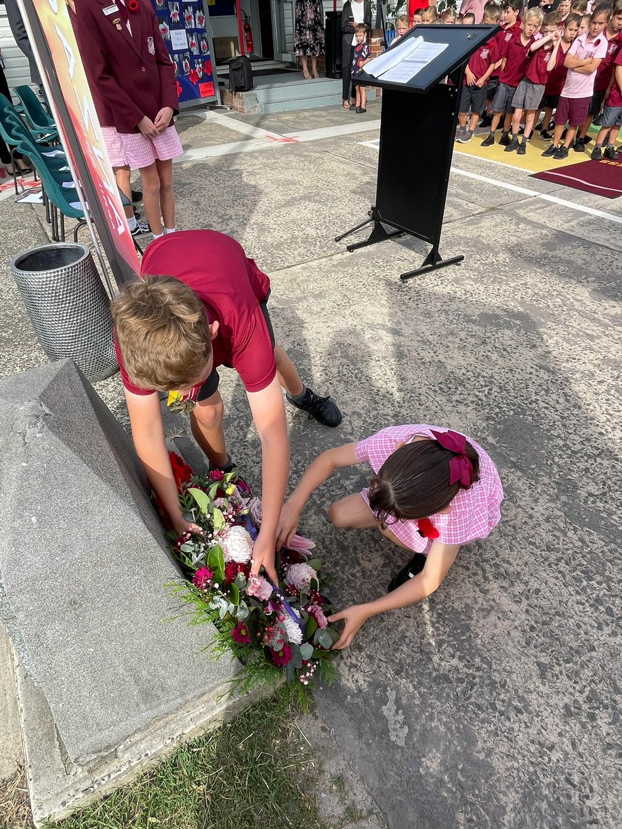 WindangPS's tweet photo. ANZAC Service April 2025 🌺 Our community gathered in a moving ANZAC Service to honour the courage &amp; sacrifice of the men and women who have served and continue to serve our country. 
Lest we forget. @NswRsl @pruecar @dizdarm @KathyPowzun @NSWEducation 
#ANZACDay #LestWeForget https://t.co/fLa1GeoUIr