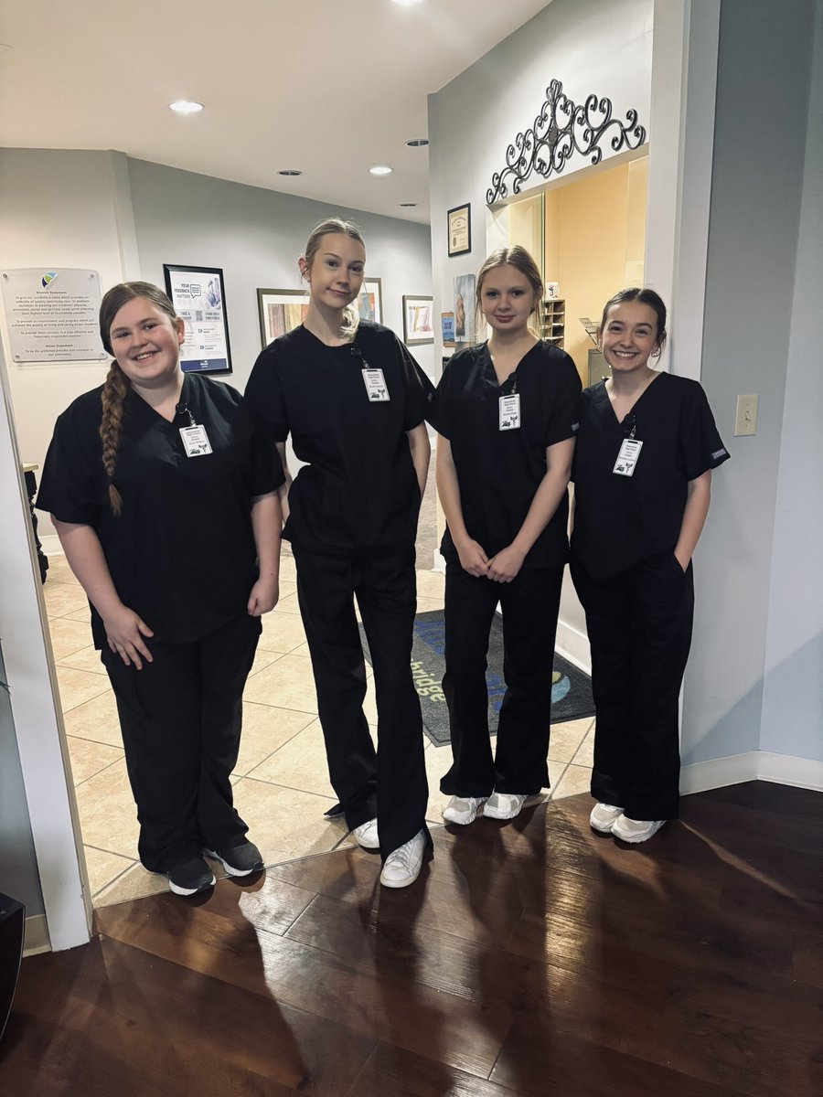 Lauren Thompson tweet media