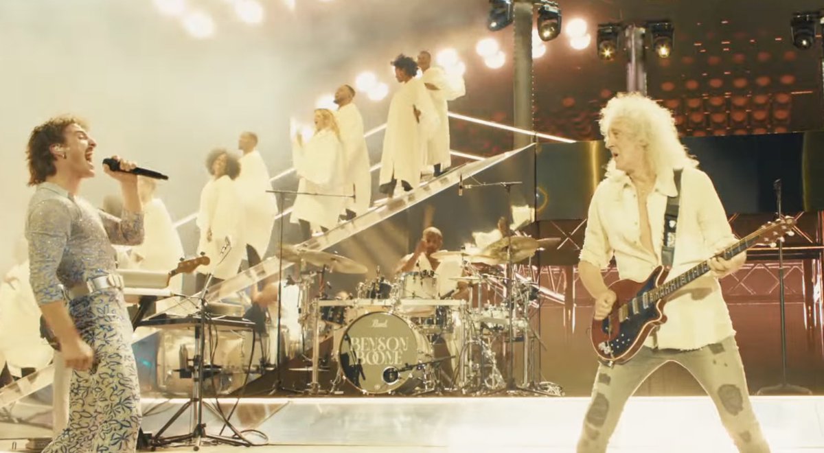 bensonboonemx's tweet photo. LADIES AND GENTLEMEN: THIS IS BENSON BOONE 🔥  

Benson Boone x Brian May de QUEEN 
#BOONECHELLA https://t.co/Tt2T3LQLr2