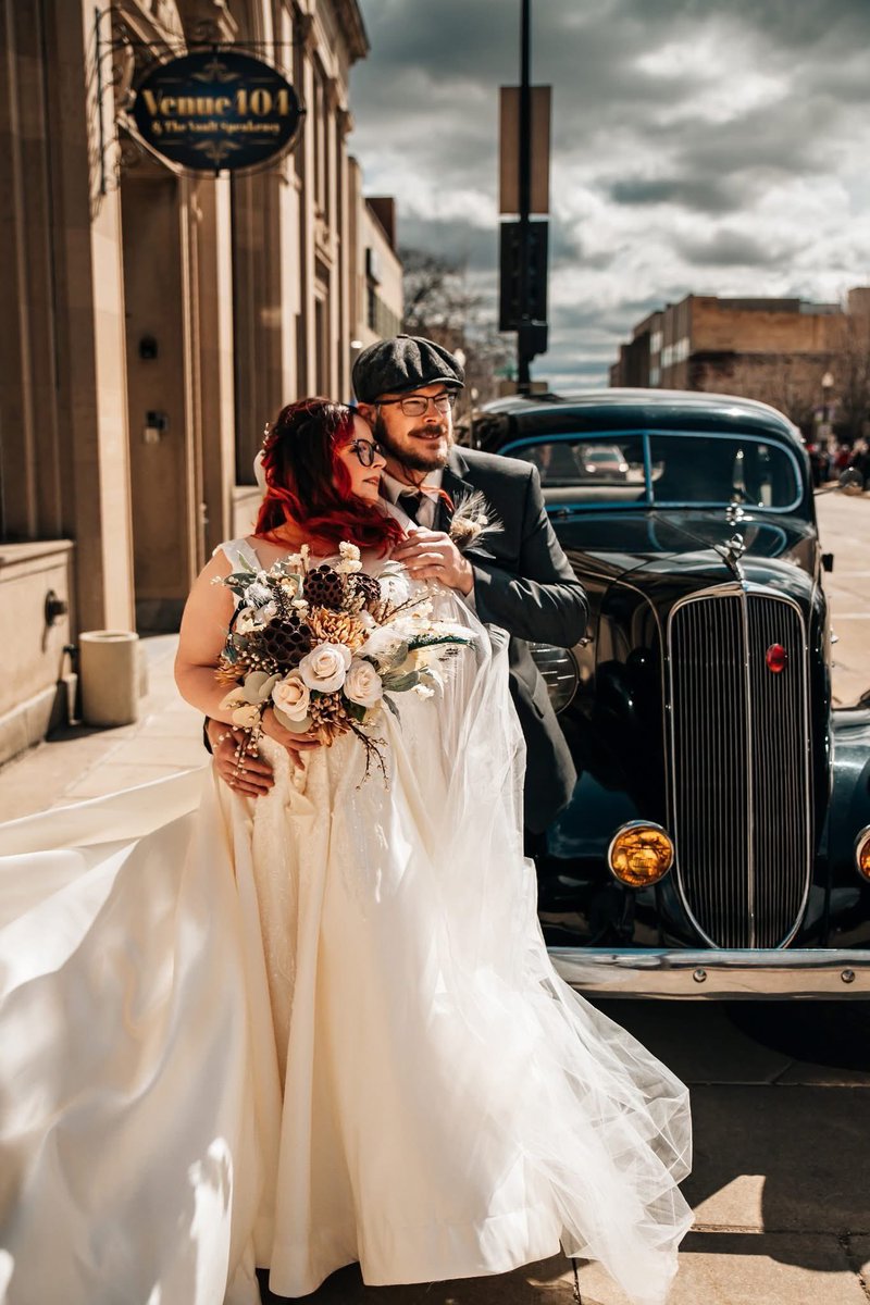 Could not love these pics more! We got sneak peaks back today! 💍👰‍♀️🤵❤️