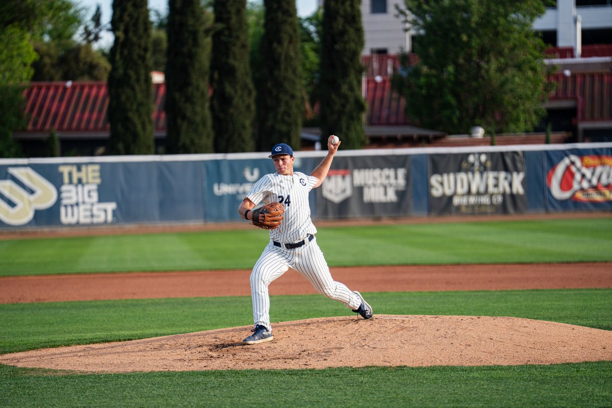 After 8 | UC Irvine 2, UC Davis 1

Aggies get on the board with a sacrifice fly from Mark Wolbert! Bryan Green finishes his start going 8.0 IP for the second straight week. 

#GoAgs