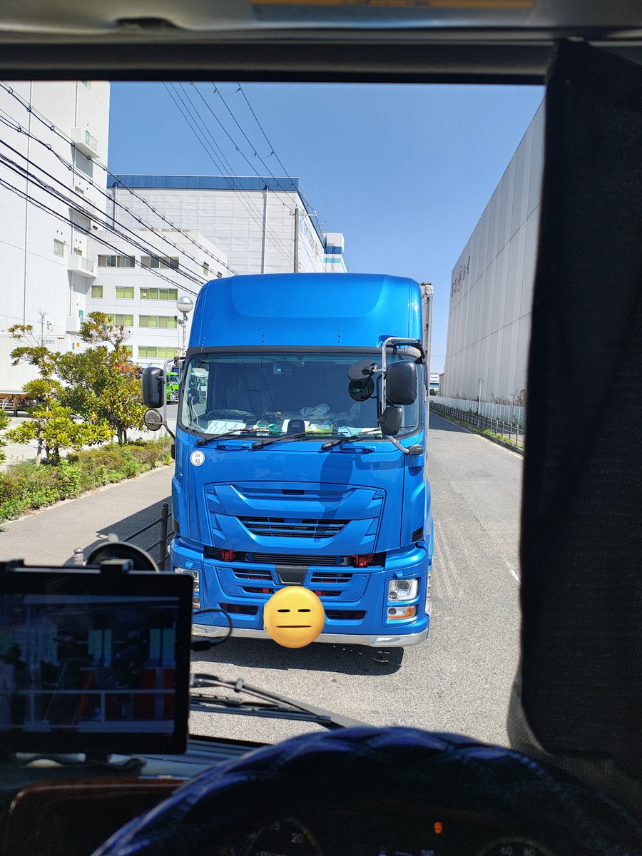 wagasaba117's tweet photo. あとから来てこう停める神経がわからん。
普通に逆駐やしな。 https://t.co/kXorpI8NJy