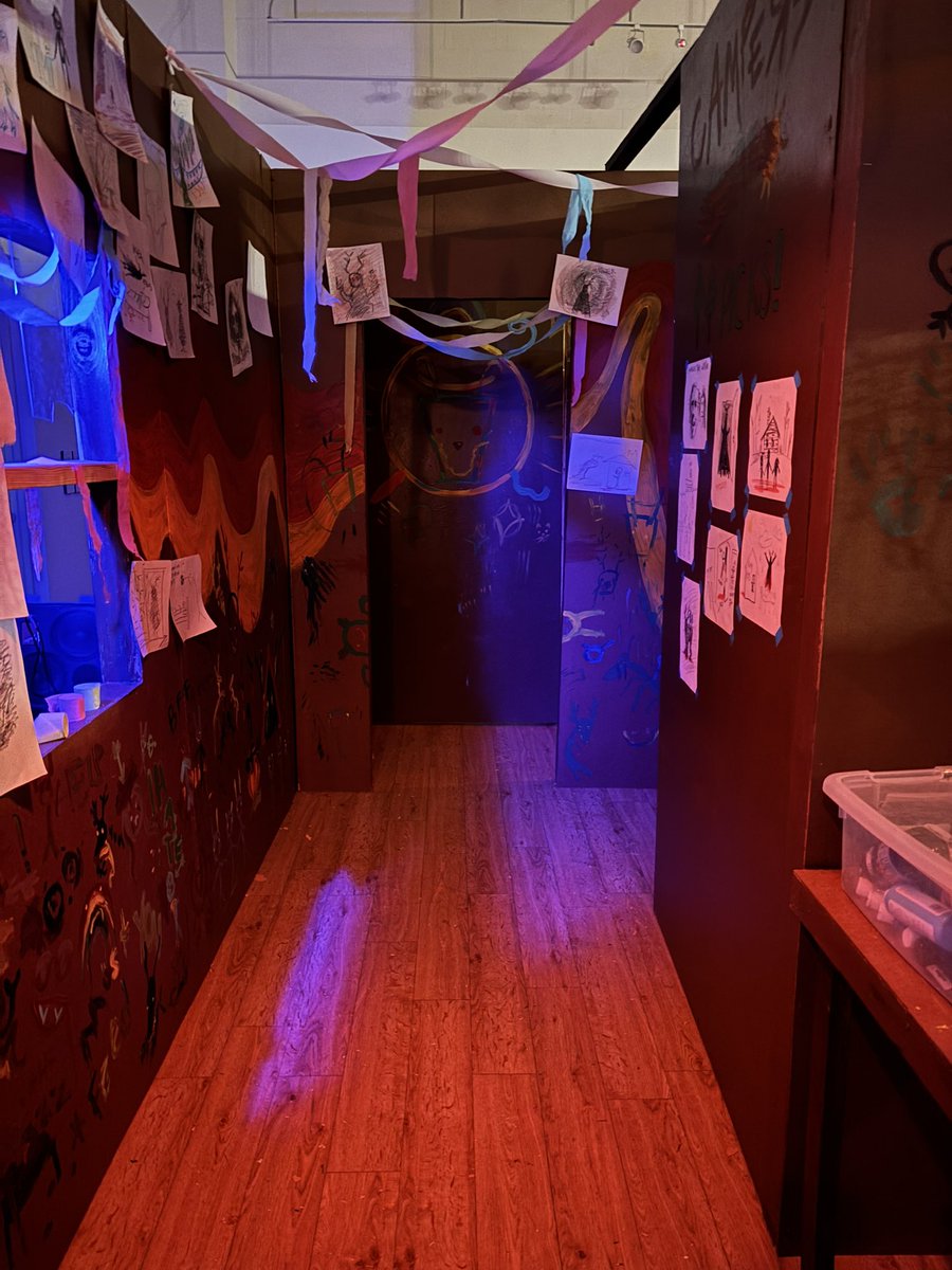 theother_ryan's tweet photo. Opened a haunt tonight that was in collaboration with other Ringling students! The event got canceled in the fall (hurricanes) so we did a make-up haunt! Very happy with the turnout👻 https://t.co/ecMJ7kB5VT
