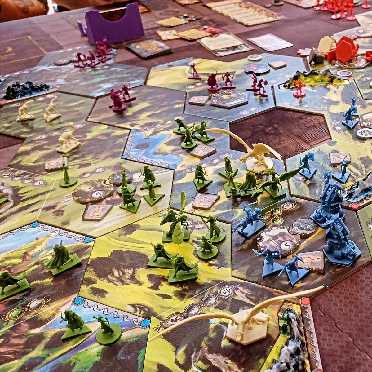 Heroes de Terrinoth tweet media