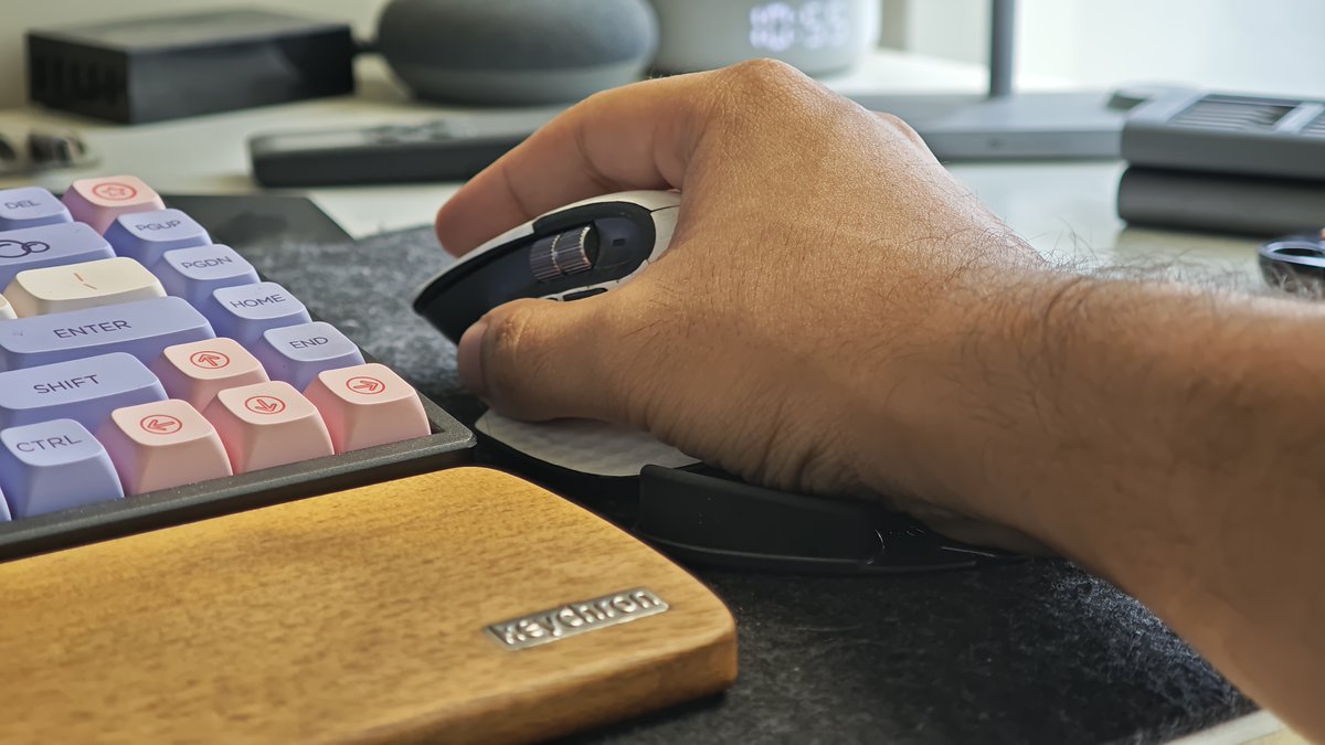 RaoSumukh's tweet image. We&apos;ve launched an absolute banger product at @myfrido. If you spend long hours in front of a screen and/or experience pain in your wrists, this is a game-changer! I&apos;ve been using it for a while, so let me know if you have any questions :)