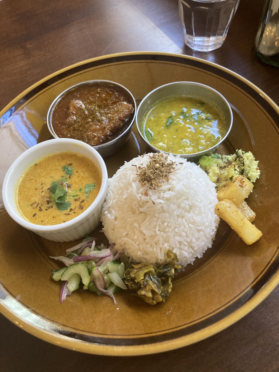 isikyk's tweet photo. #プチシャニ
#カレー
#浅草

ランチLO15時
間に合ってよかった🥺

このお店は３回目だけど
本当美味しい😋
めっちゃ美味しい🍛

自転車で30分は
個人的に近くのお店という感覚なので

近くに美味しいお店ができて
嬉しい

コーヒーも頼んで優雅に過ごしてみたい https://t.co/ONUFu2YwDk