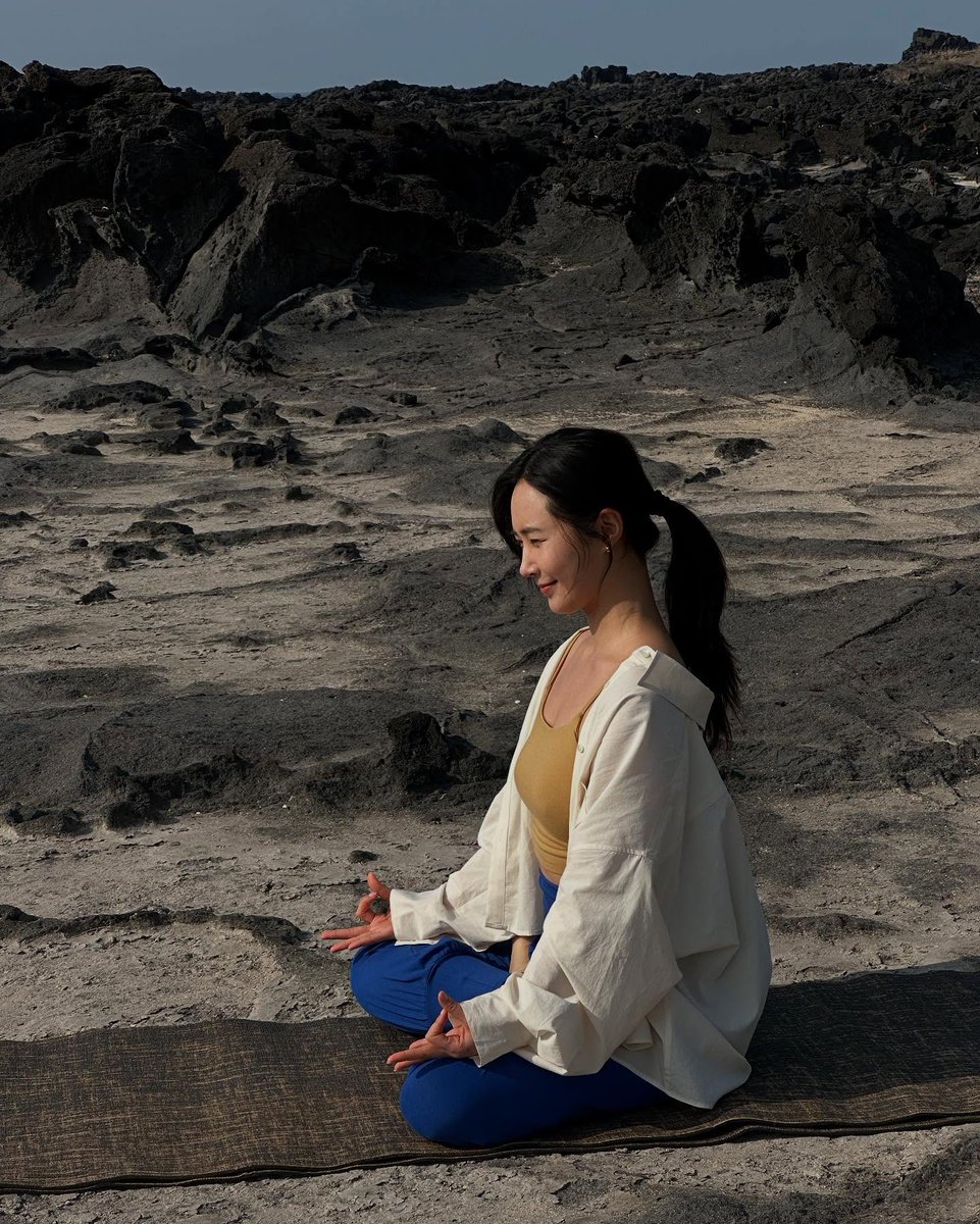 YuriBraziI's tweet image. [#YULSTAGRAM] 12.04.25 | Atualização de Yuri no Instagram.

“Paz 🕉️”

#권유리 #KwonYuri #GirlsGeneration