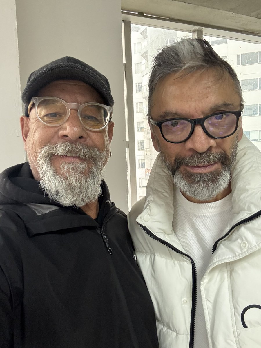 Súper entretenida entrevista con este CRACK! El Patricio Lucas! O meor disho <a href="/PatoBorja/">EL PATO BORJA</a> 
Gracias!.. y mil gracias por las hermosas palabras a mi esposa, doña
Lore! quien me devolvió la vida y el amor! 
#pai 
#gratitud 
#amor