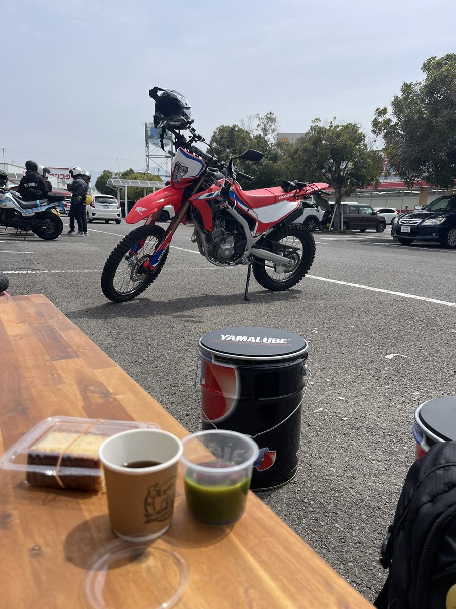 yoshimaa93's tweet photo. イワサキ松山店で、イベント出店されてる、みんな美味しいよ
遊びに来てねー
#バイク乗りの菓子工房
#coffeecub
#走れチュロス https://t.co/fHGC1j5uci