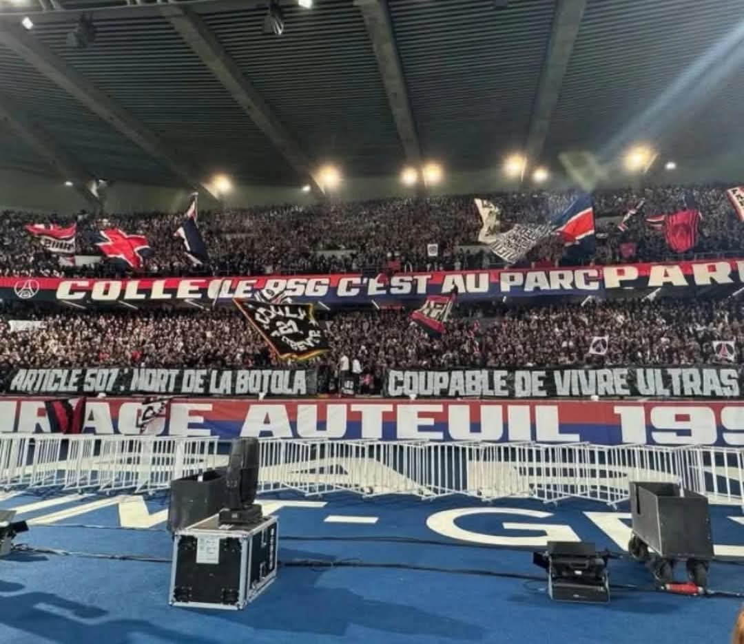 Wydad2LaNation's tweet photo. ⛓️Article 507⛓️ : 🪦Mort de la Botola⚰️  <>  Coupable de Vivre Ultras✊🏻🗣️
#Derby_Day 🔴⚪✊🏻🟢⚪ https://t.co/jwusLgNWg5