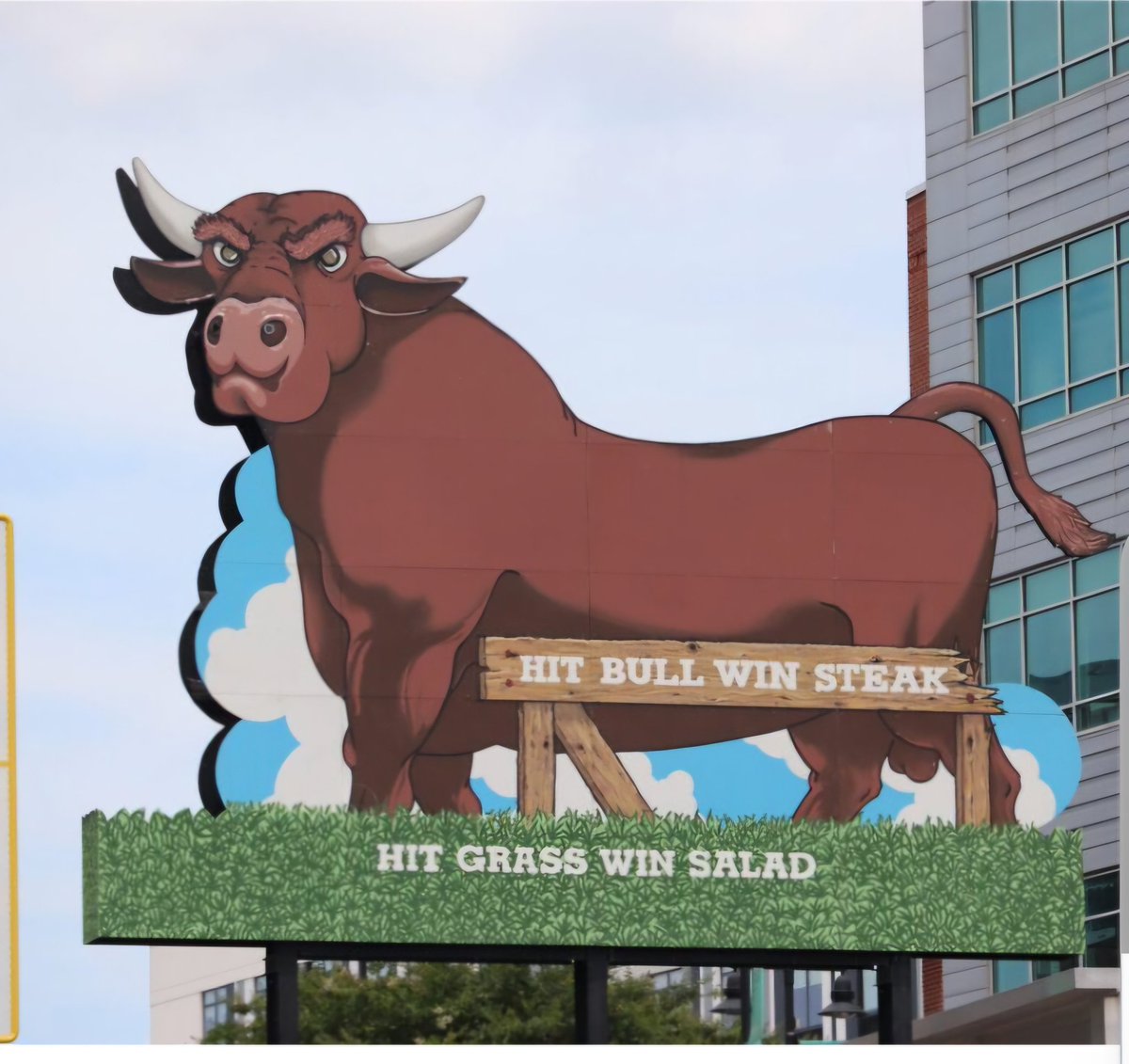 JP102895's tweet photo. Hey @MetsBooth does this stadium have this signage?? https://t.co/nrmQm0S3m5