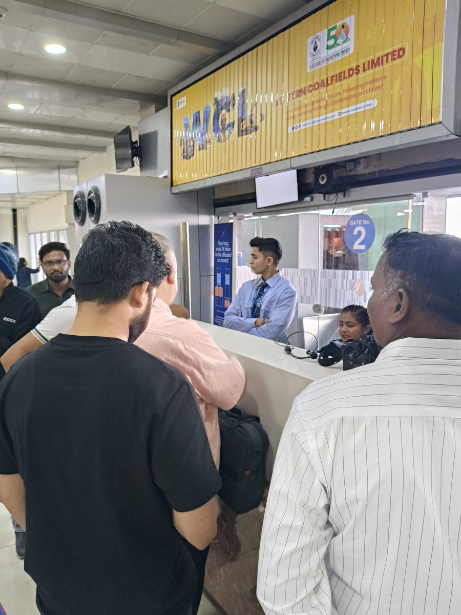 AAmbhore's tweet photo. Crisis At Nagpur Airport https://t.co/AzjFhJpSE4