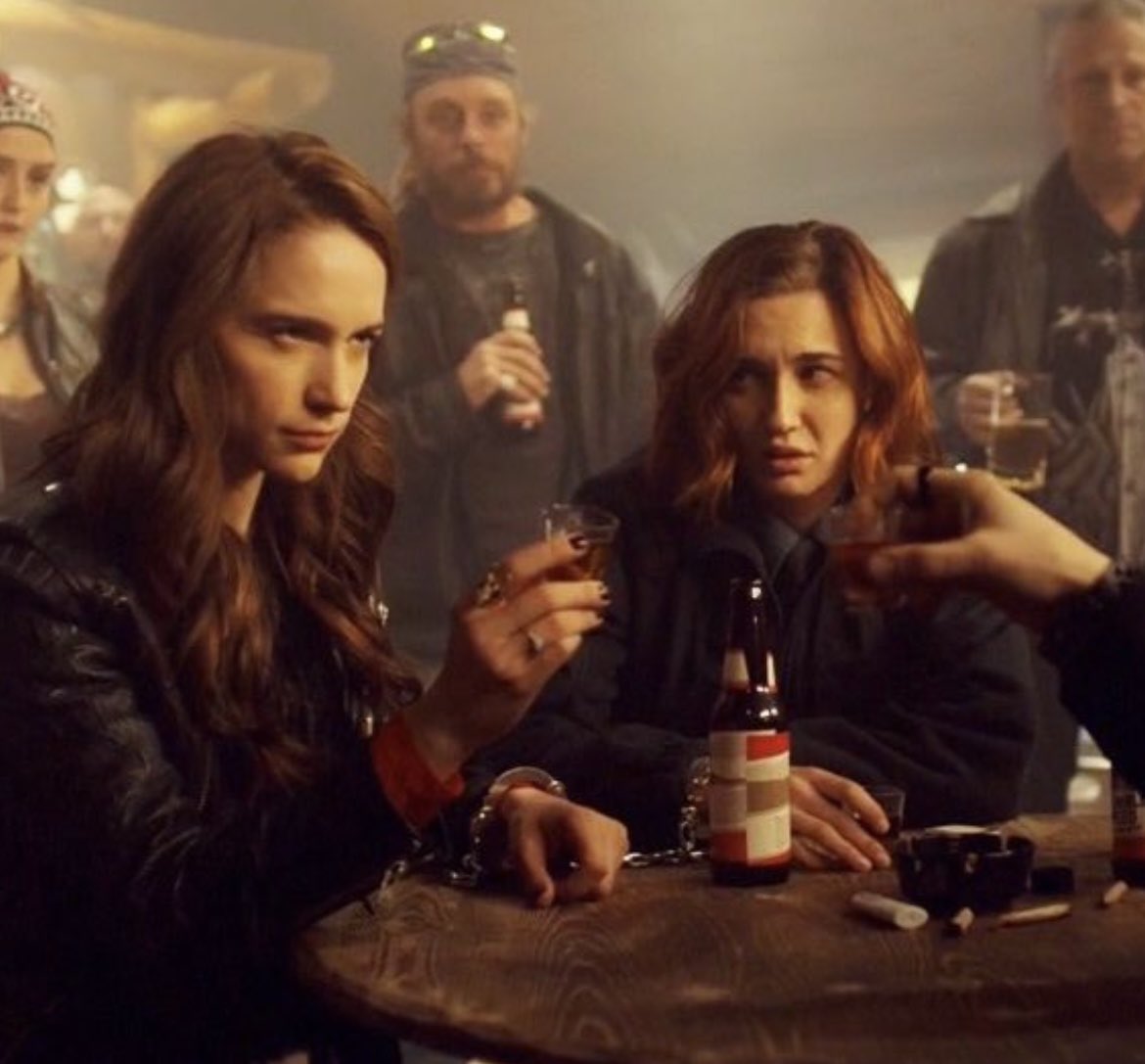 thejaxsun's tweet photo. Happy #BestFriendFriday fam!!
#WynaughtFriday #S5in2025
#WynonnaEarp #Earper #E4L https://t.co/NVFRiS4qP3