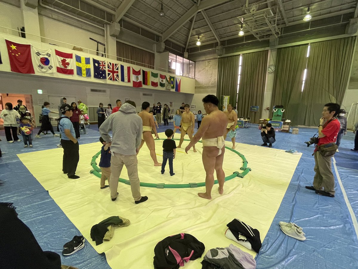 takehara_sumo's tweet photo. 4月12日に広島インタナショナルスクールで相撲体験会をしてきました🔥
たくさんの方が見に来てくださりとても盛り上がりました‼️
これからもこういった機会を大切にしていきます👊 https://t.co/VFKpAuOFva