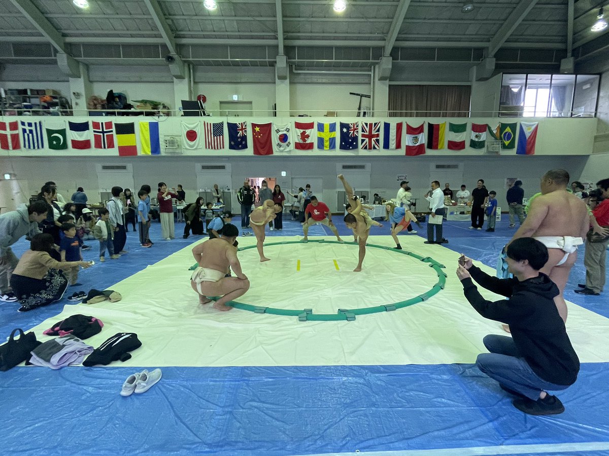 takehara_sumo's tweet photo. 4月12日に広島インタナショナルスクールで相撲体験会をしてきました🔥
たくさんの方が見に来てくださりとても盛り上がりました‼️
これからもこういった機会を大切にしていきます👊 https://t.co/VFKpAuOFva